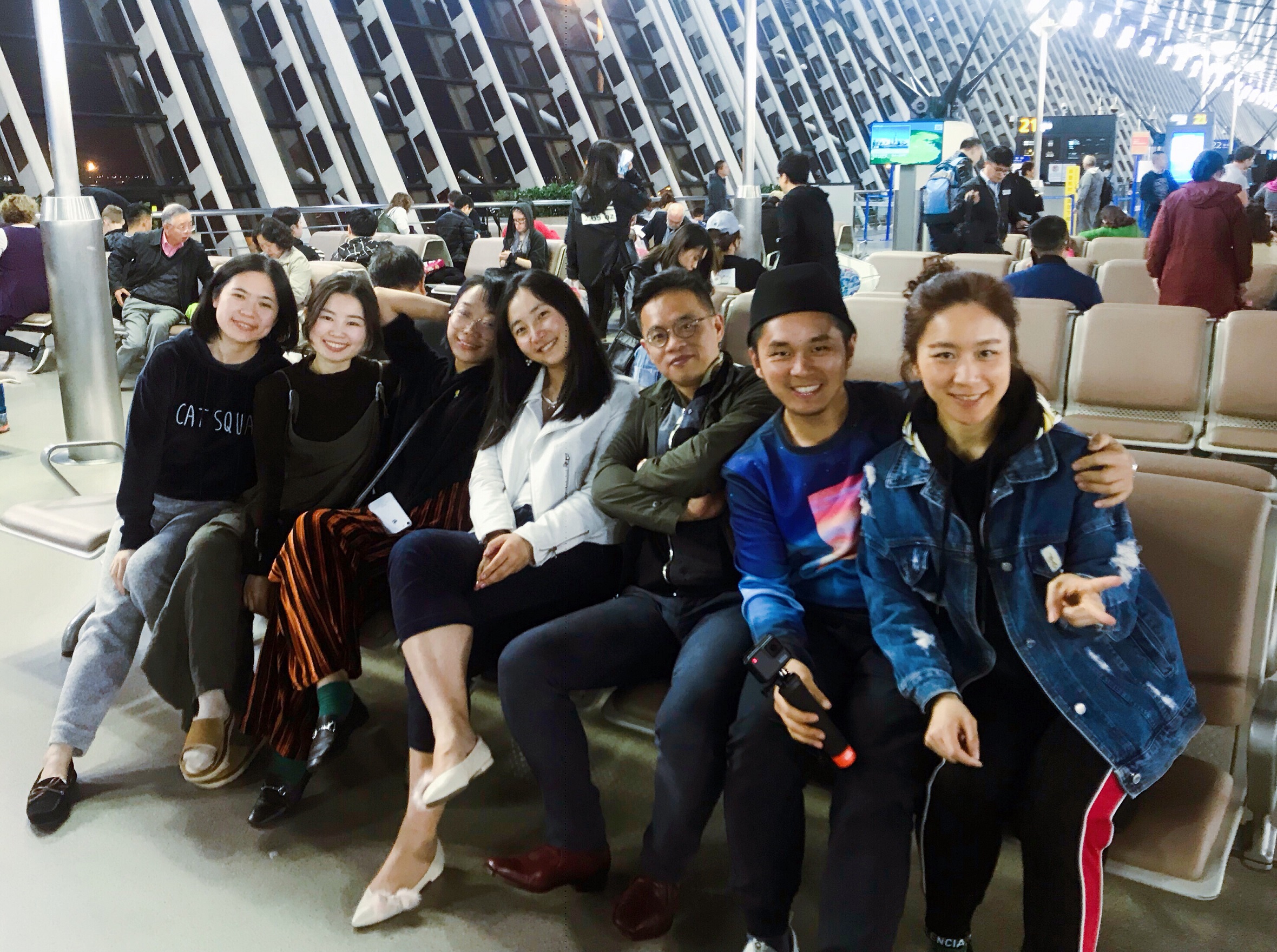 出发机场合影2.jpg